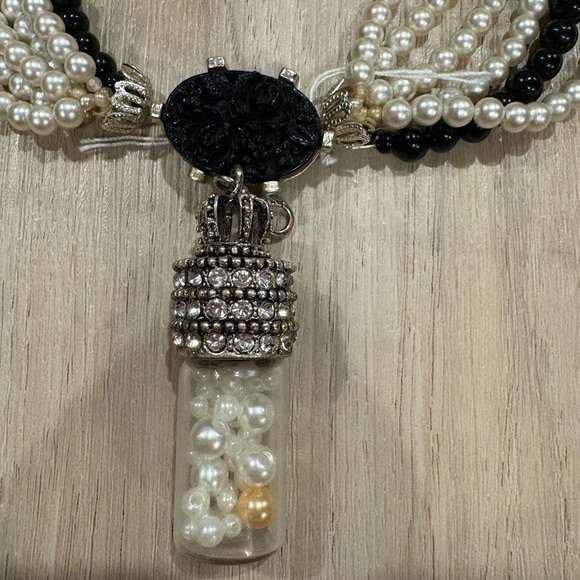Betsey Johnson Black and White Pearl Necklace with Crystal Vial - Picture 3 of 7